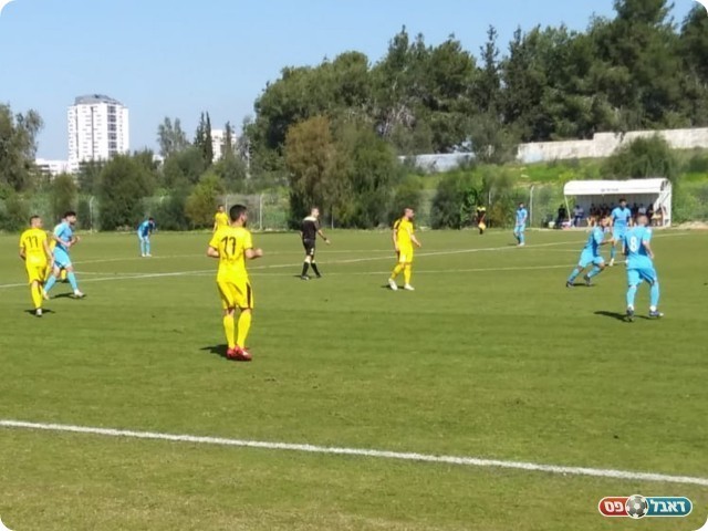 שחקני חולון וקרית גת (ארגון הלב הצהוב)